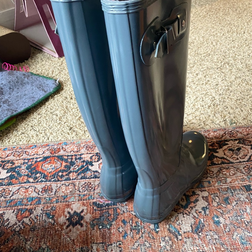 Hunter Women's Gray Rain Boots - Picture 5 of 8